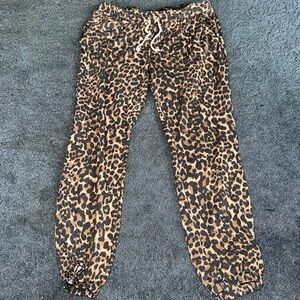 Lulu’s Leopard Print Jogger Pants